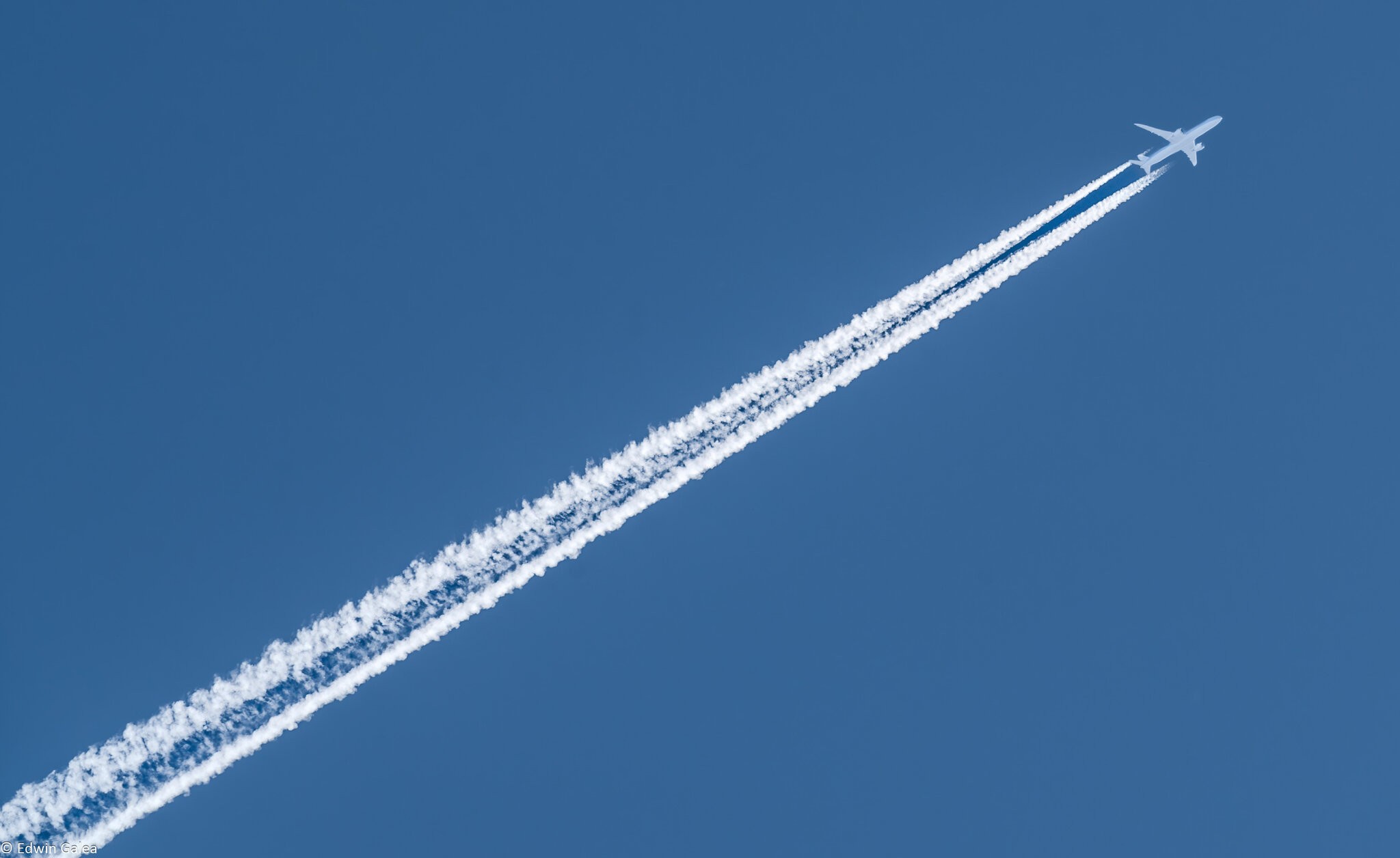 contrail_hdr-2.jpg