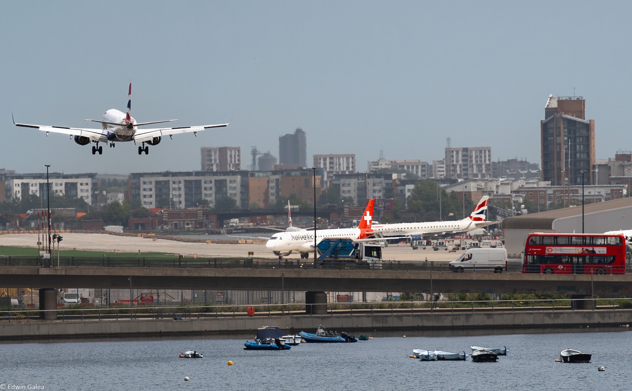 embraer_190SR_G-LCYL-3.jpg