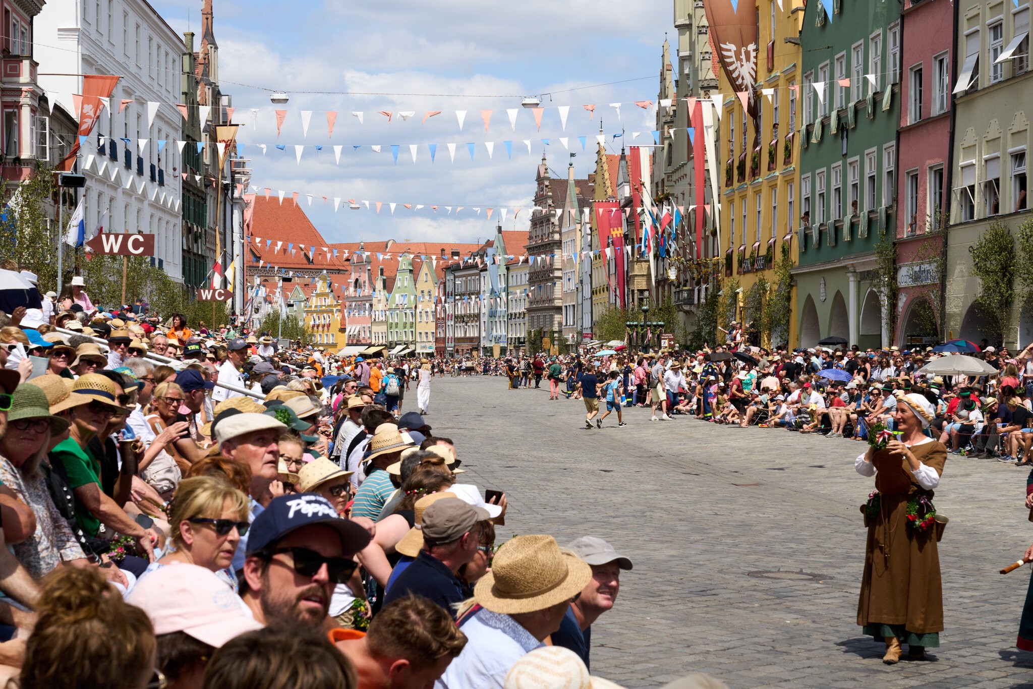 Landshut Wedding Festival Parade - Landshut - 07162023 - 07.jpg