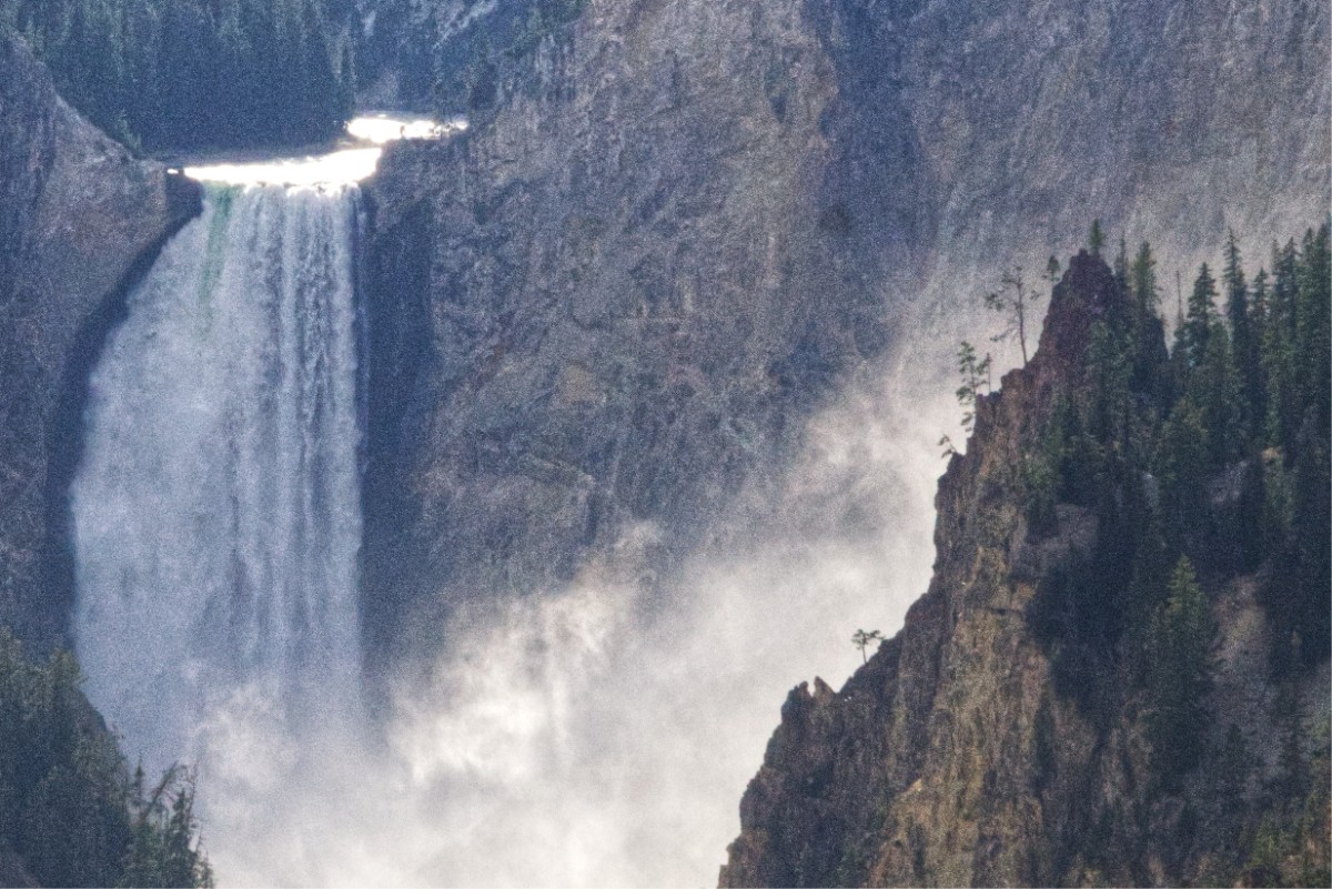 Lower Falls Mist v0289.jpg