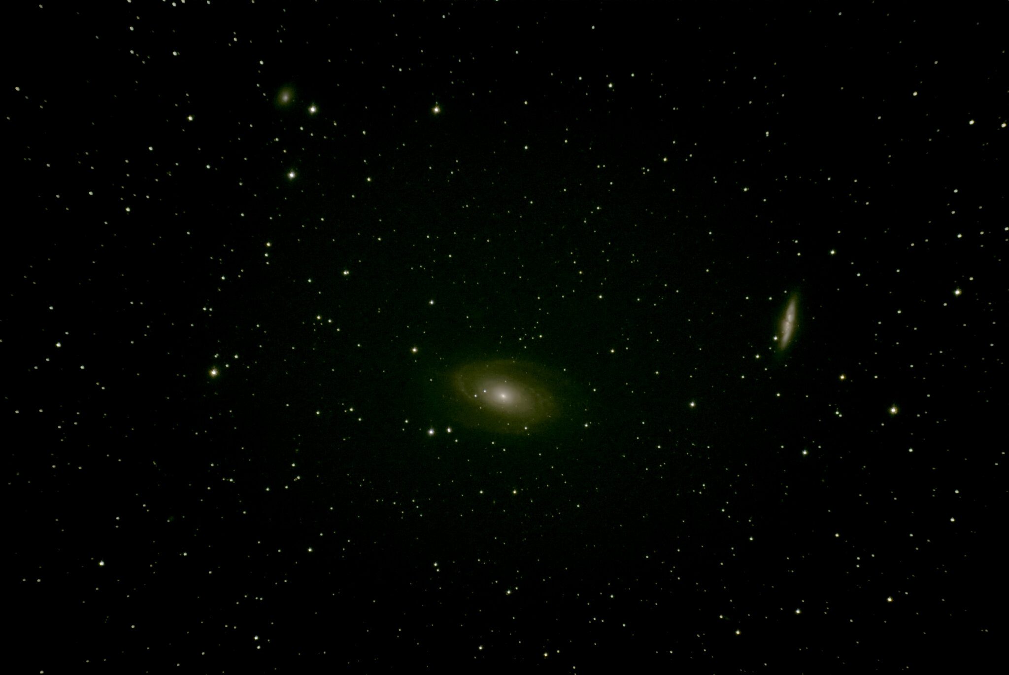 M81M82AffinityPhotoStackedBackgroundRemoved.jpg