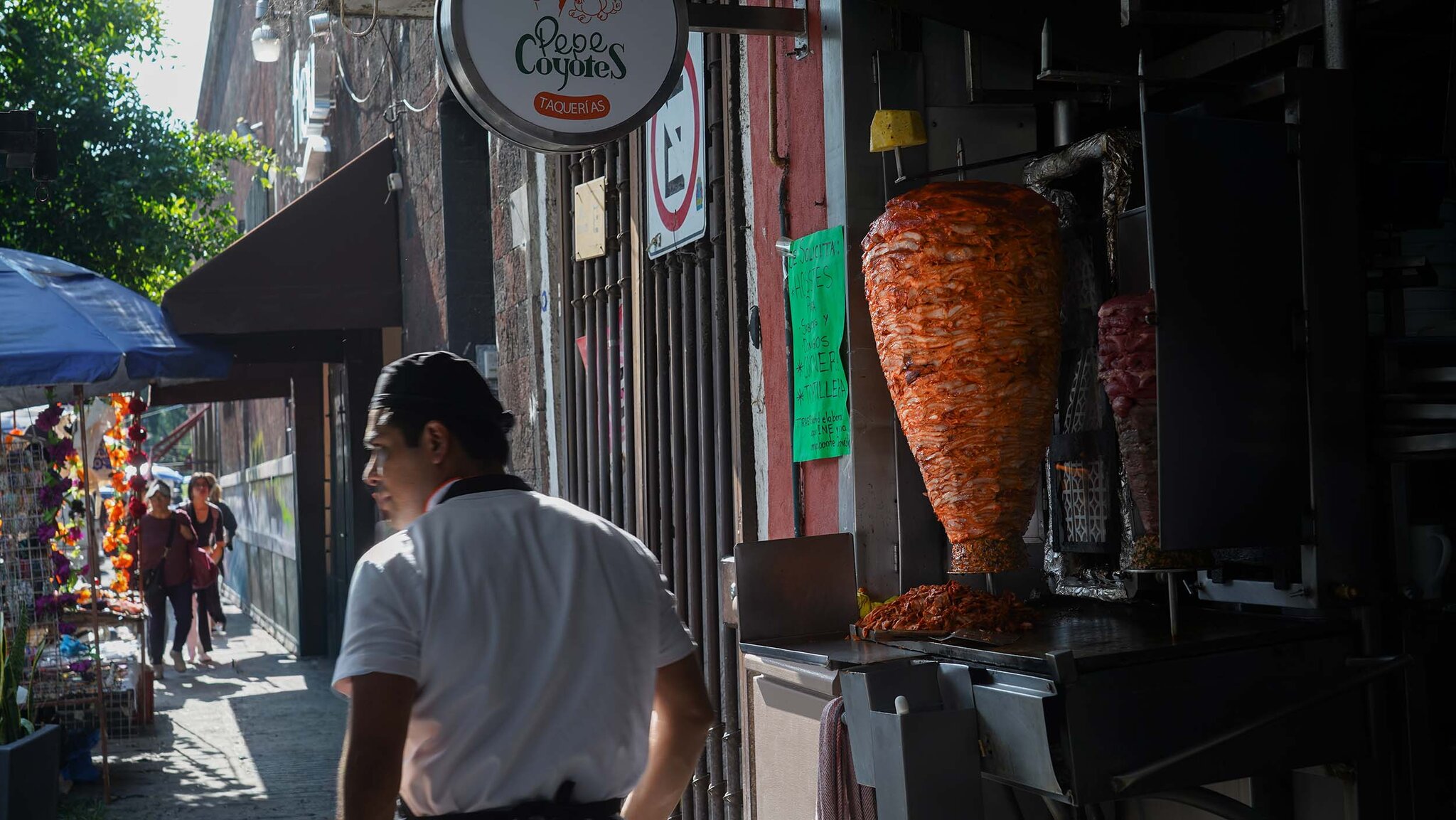 Meat over a spit in Mexico City
