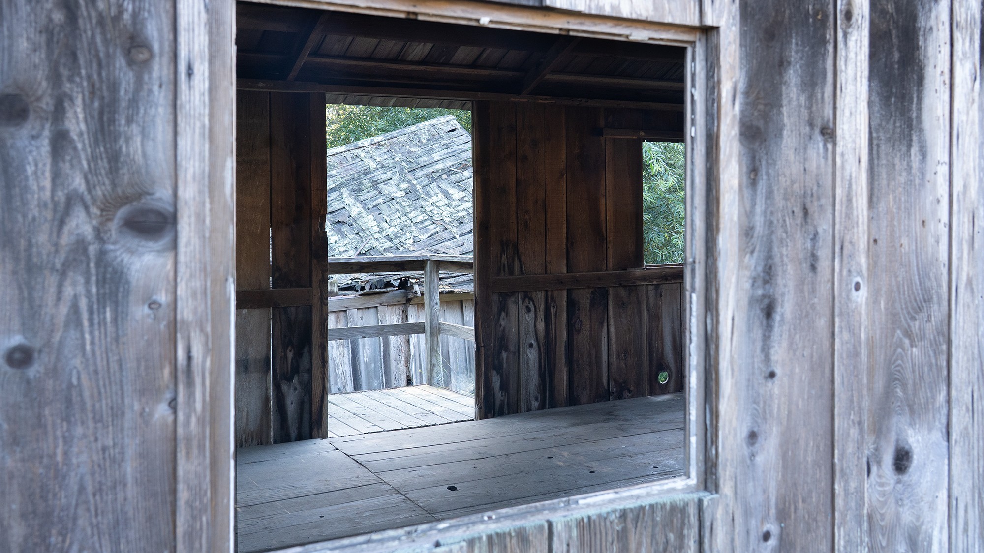 Old gray abandoned Building See through.jpg