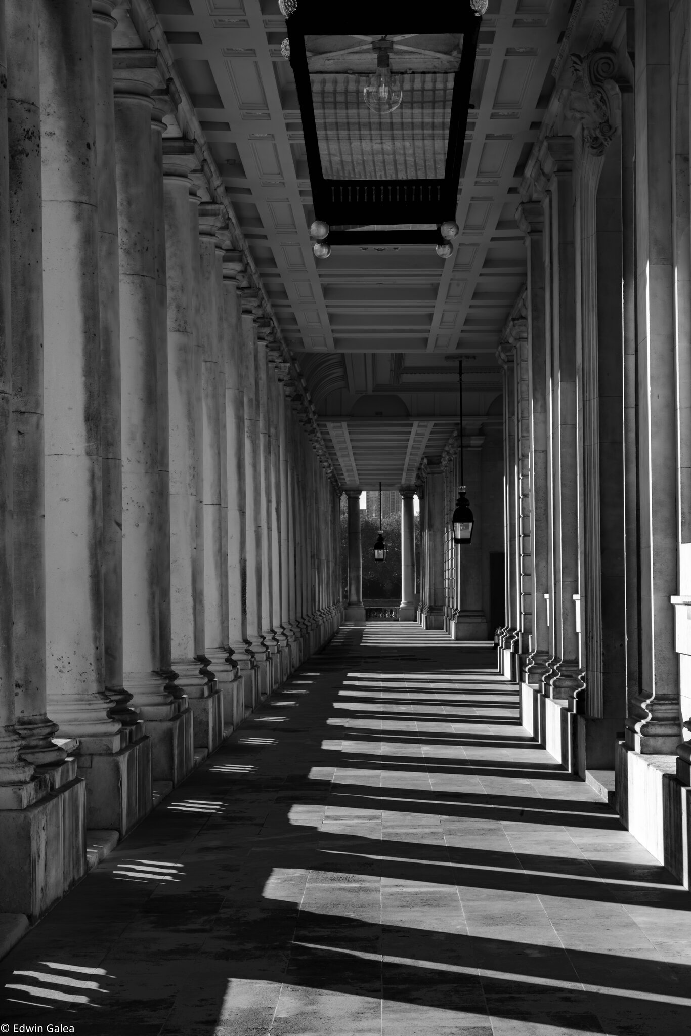 queen mary cloisters_bw-2.jpg