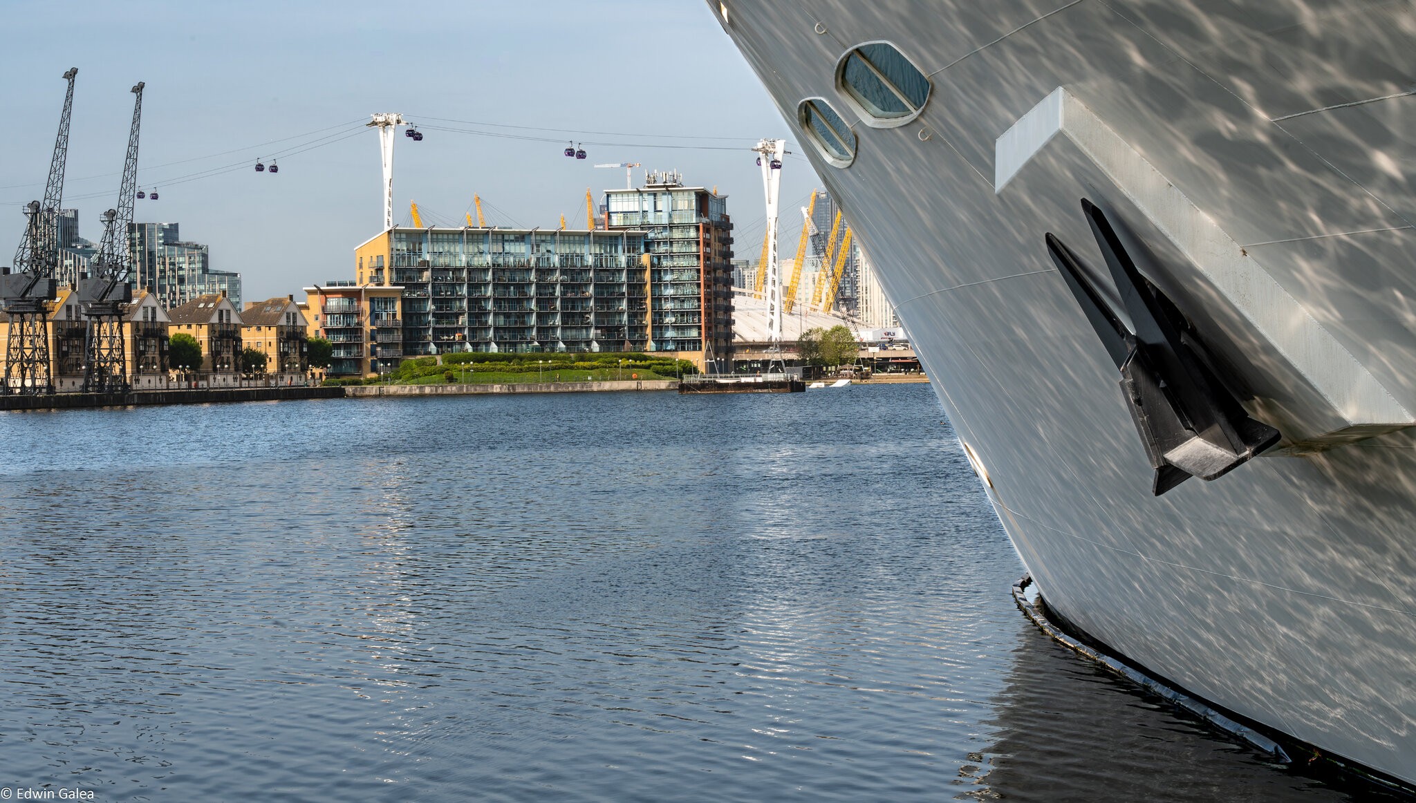 ship and canarywharf-1.jpg