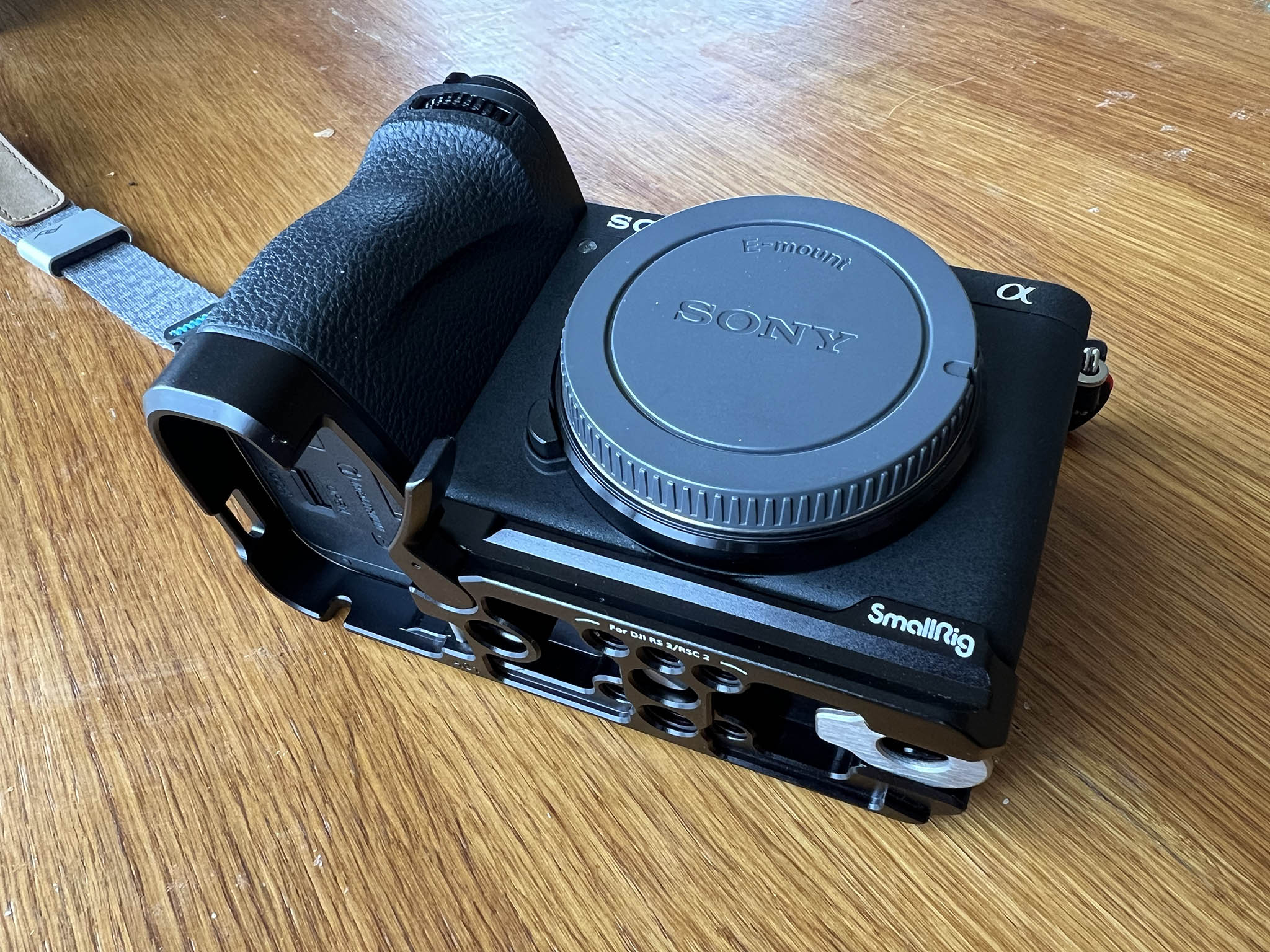 SmallRig-Baseplate-Sony-A6700.jpg