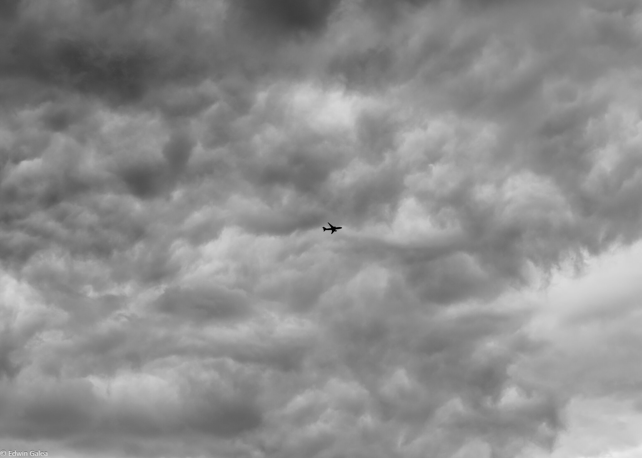 storm_cloud_aircraft_bw_punch-4.jpg