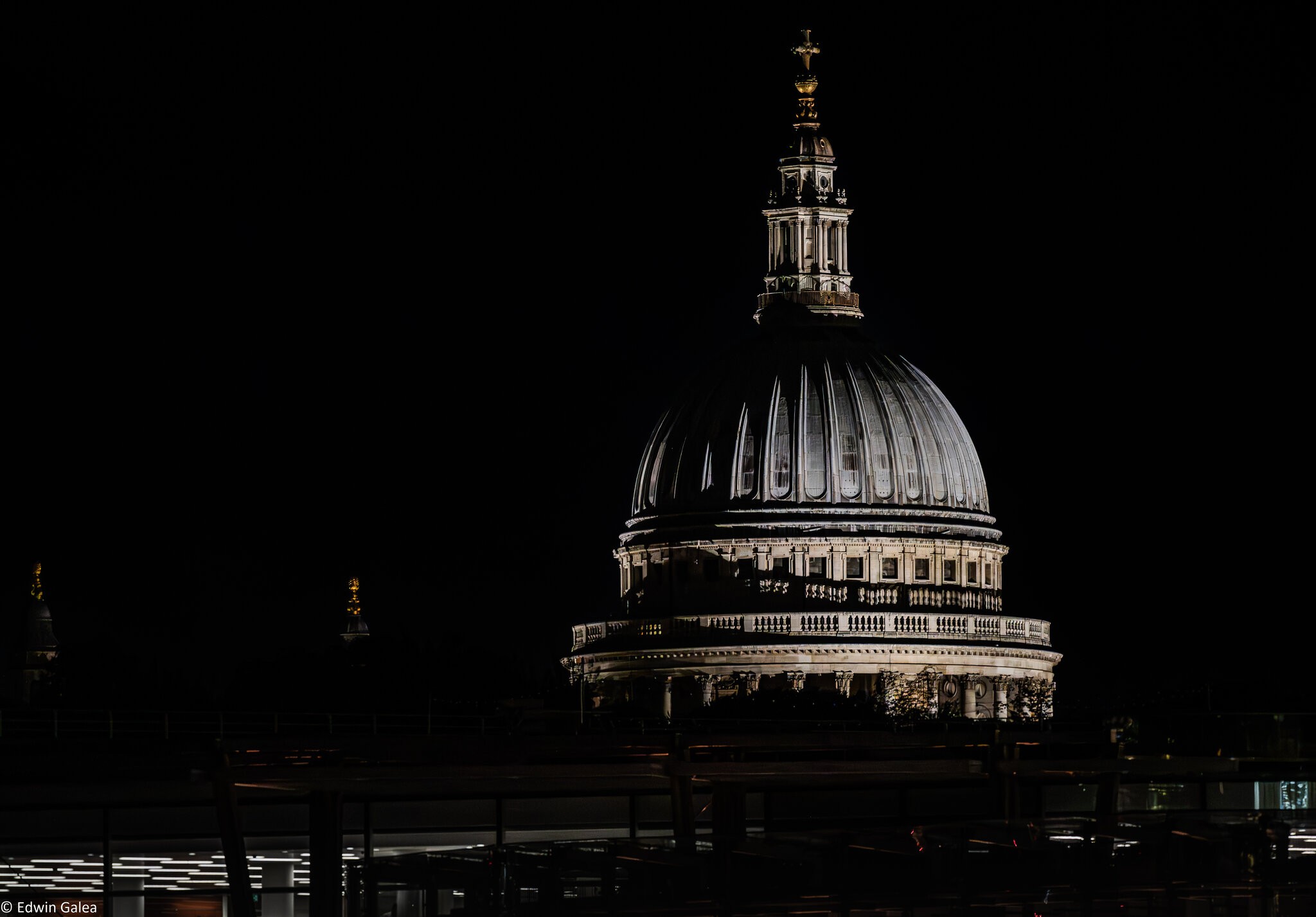 stpauls_night_hdr-2.jpg