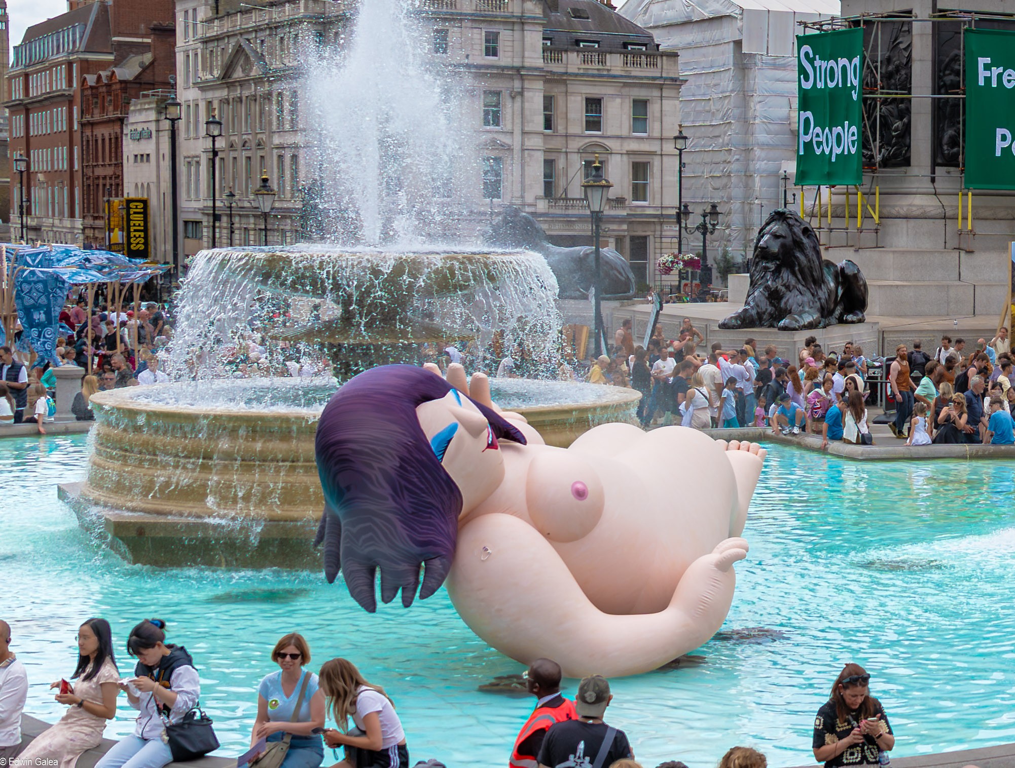 trafalgar square party-3.jpg